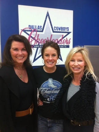 Dallas Cowboys Cheerleaders bring holiday spirit to Osan > Pacific